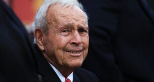 A 18-Year-Old Golf Enthusiast Had a ‘Oh My God’ Reaction After Receiving a Heartfelt Letter From Arnold Palmer in 2014