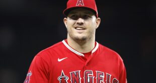 Angels News: Watch Mike Trout Crush This Golf Ball Into Orbit